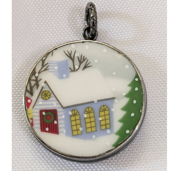 Mirra & Me Hand Cut China China Sterling Silver Pendant Snowy Winter Scene - Picture 1 of 5